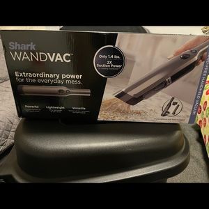 Shark wandvac